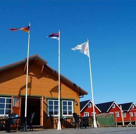 Adventure Camp - Mehamn Hotell Eksteriør bilde